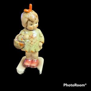 Vintage Hummel I Brought you a Gift in box